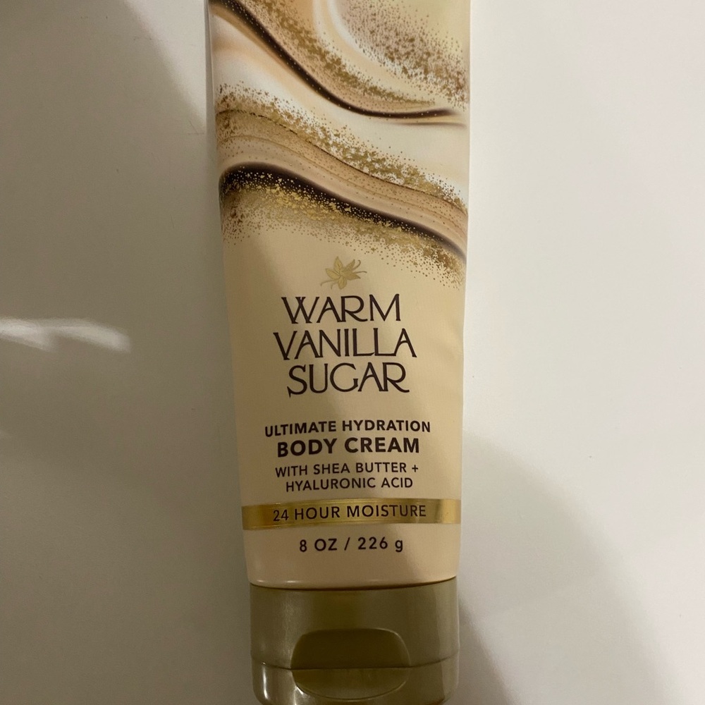 Bath & Body Works Warm Vanilla Sugar Body Cream - Gold and Cream